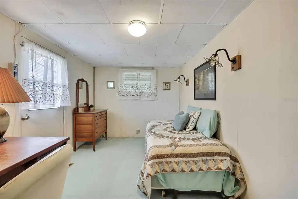 37 William Penn Way Palm Harbor FL 34684