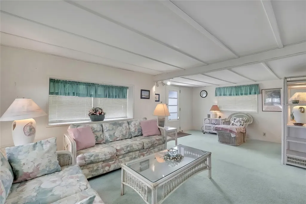 37 William Penn Way Palm Harbor FL 34684