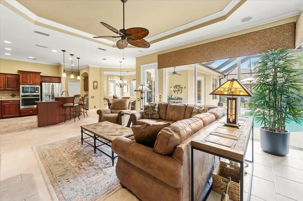 6914 Treymore Court Sarasota FL 34243