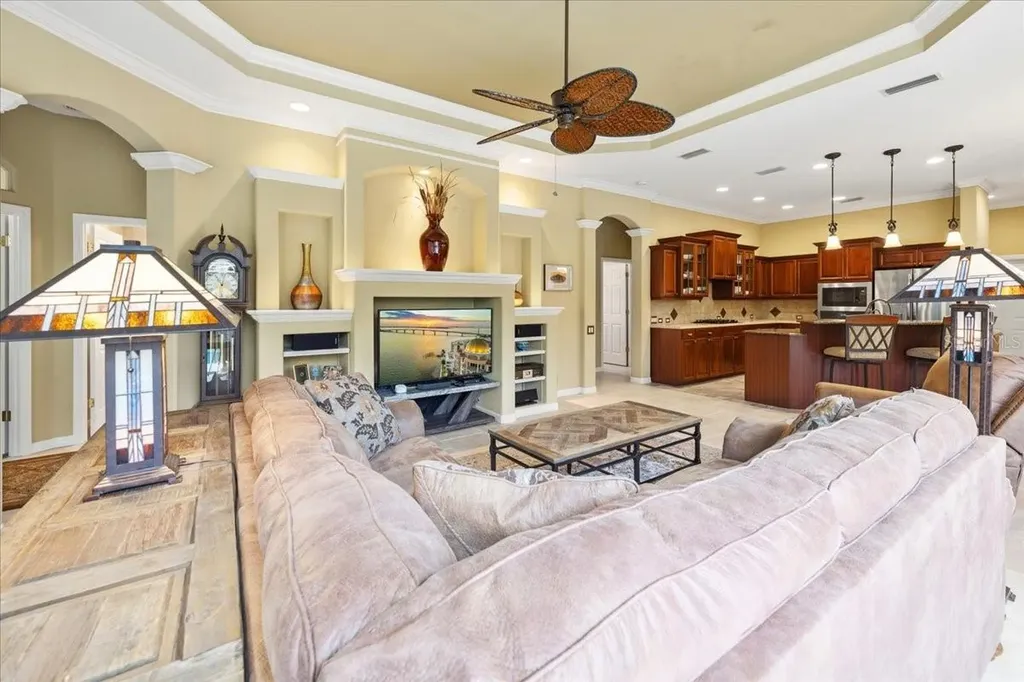 6914 Treymore Court Sarasota FL 34243