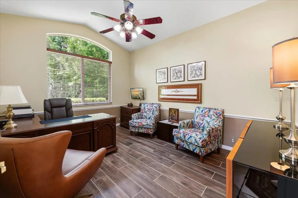 6914 Treymore Court Sarasota FL 34243
