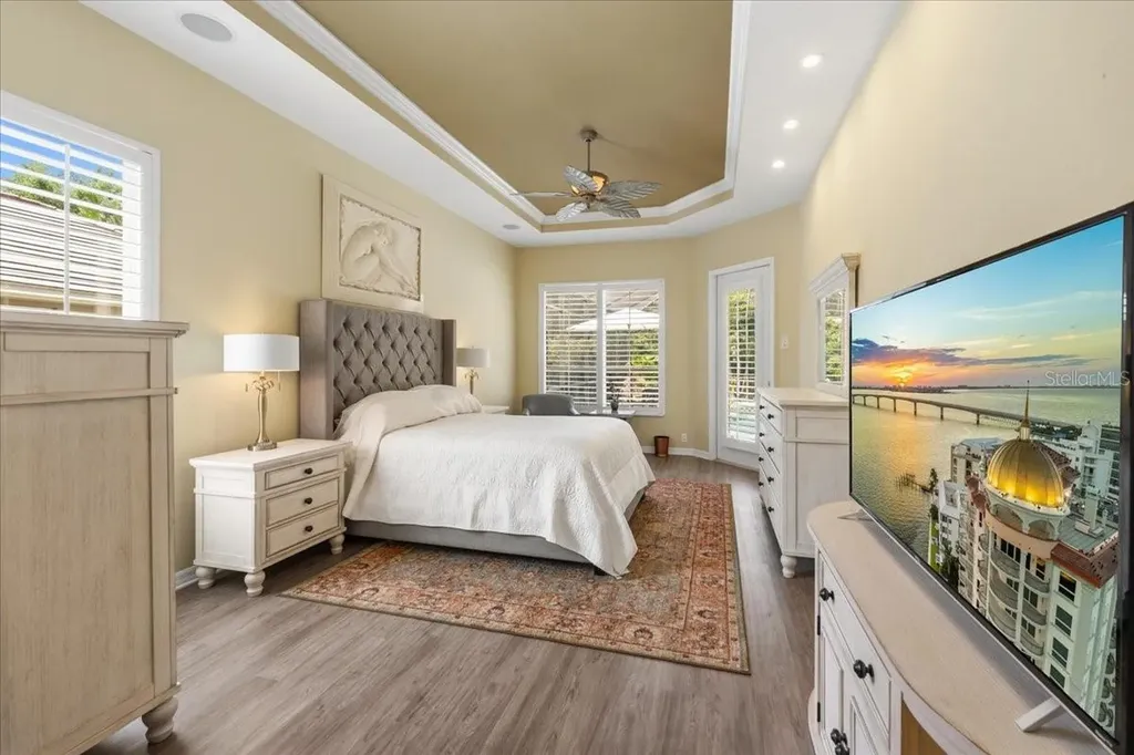 6914 Treymore Court Sarasota FL 34243