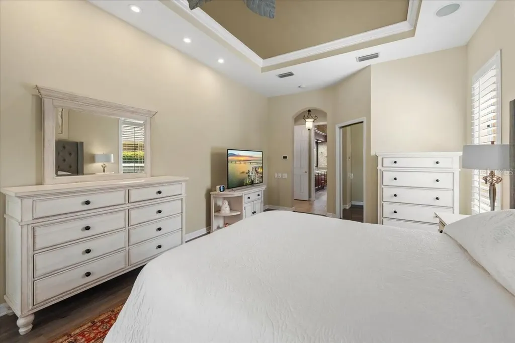 6914 Treymore Court Sarasota FL 34243