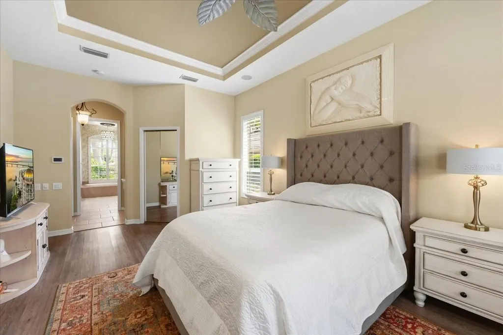 6914 Treymore Court Sarasota FL 34243