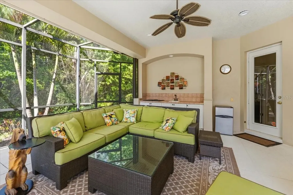 6914 Treymore Court Sarasota FL 34243