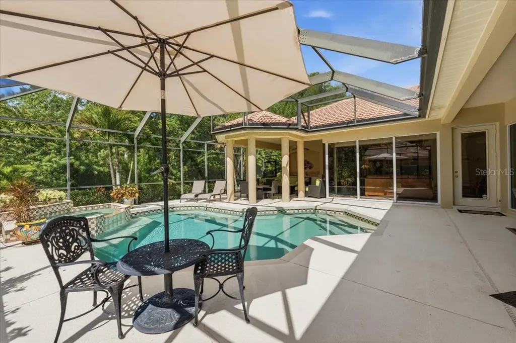 6914 Treymore Court Sarasota FL 34243