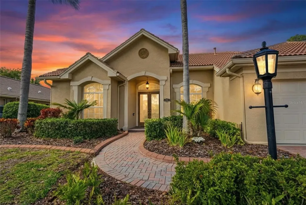 6914 Treymore Court Sarasota FL 34243