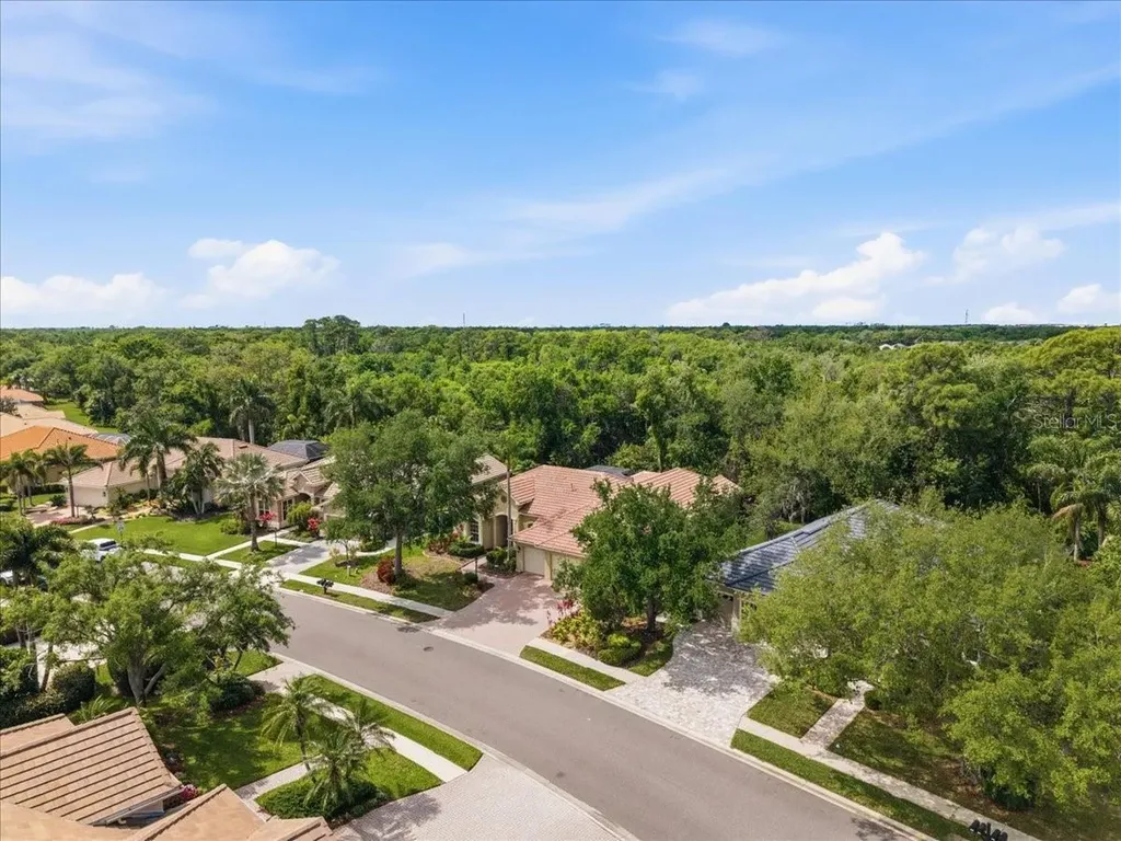 6914 Treymore Court Sarasota FL 34243