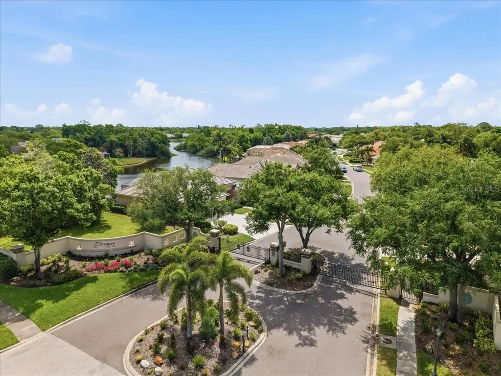 6914 Treymore Court Sarasota FL 34243