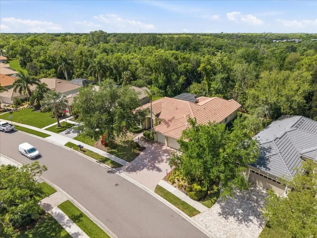 6914 Treymore Court Sarasota FL 34243