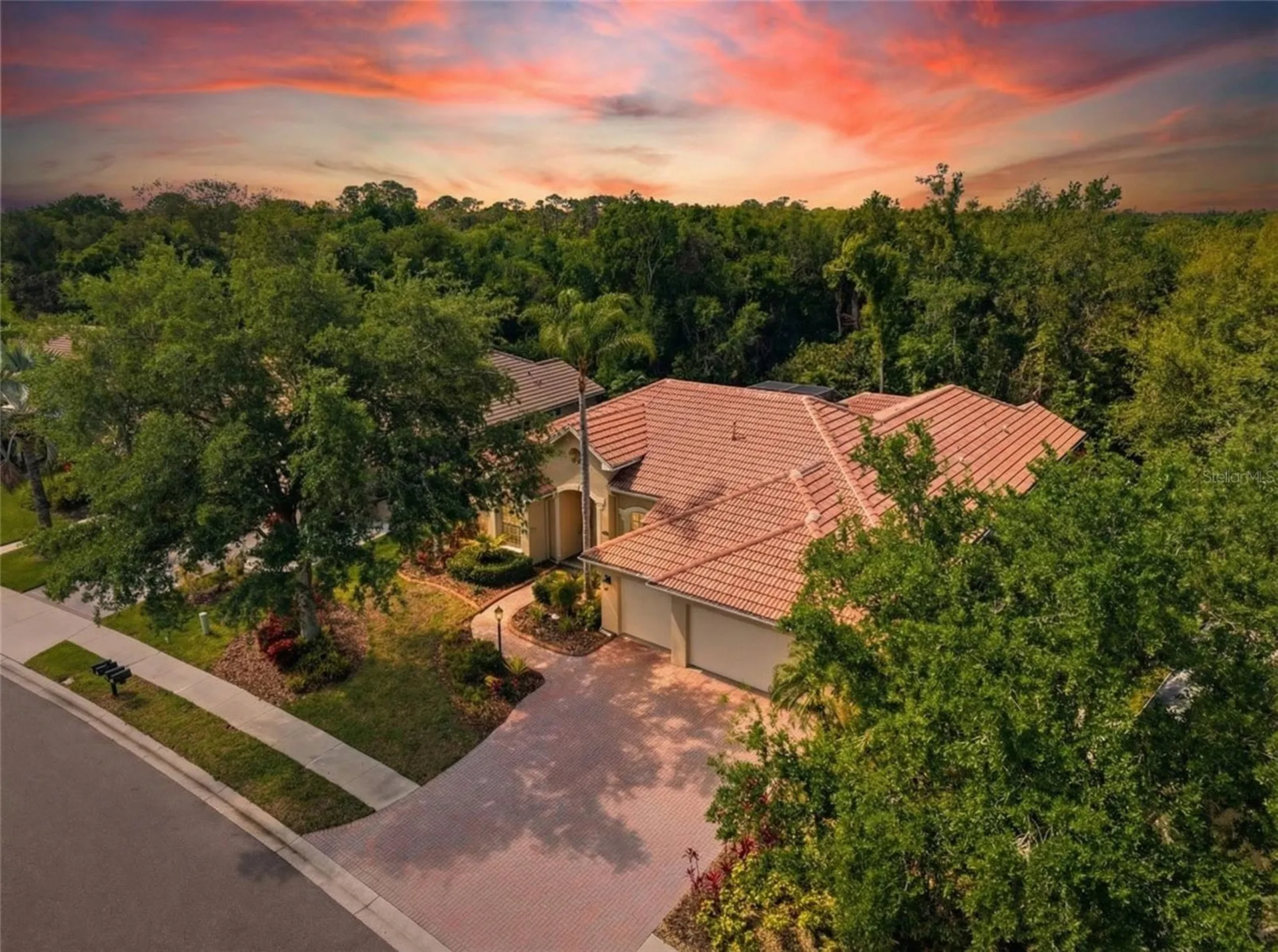 6914 Treymore Court Sarasota FL 34243