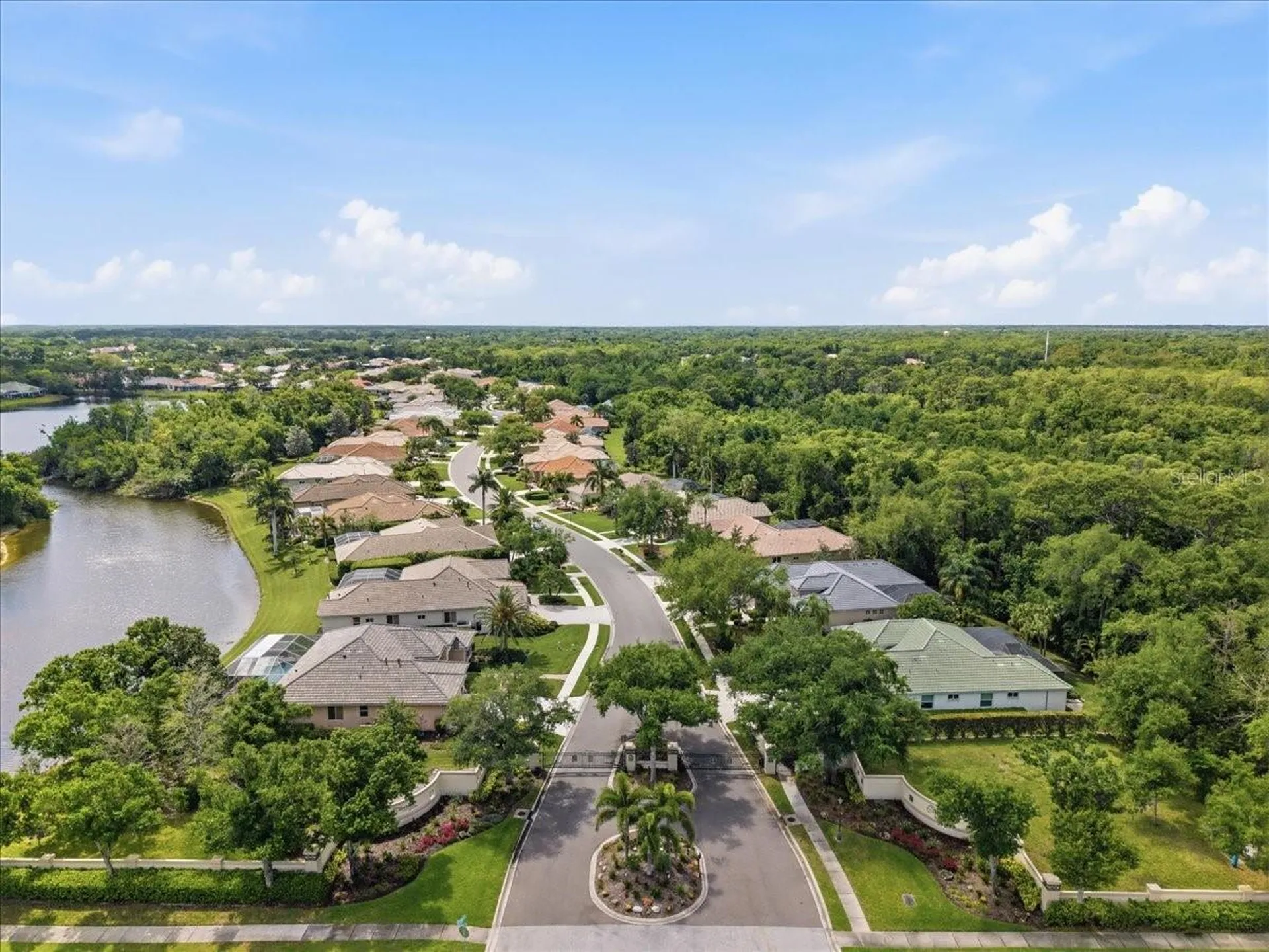6914 Treymore Court Sarasota FL 34243