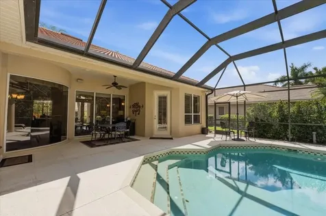 6914 Treymore Court Sarasota FL 34243