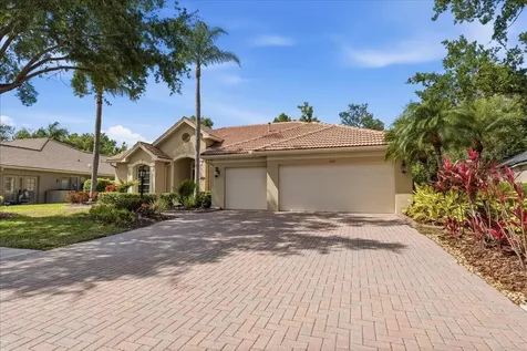 6914 Treymore Court Sarasota FL 34243