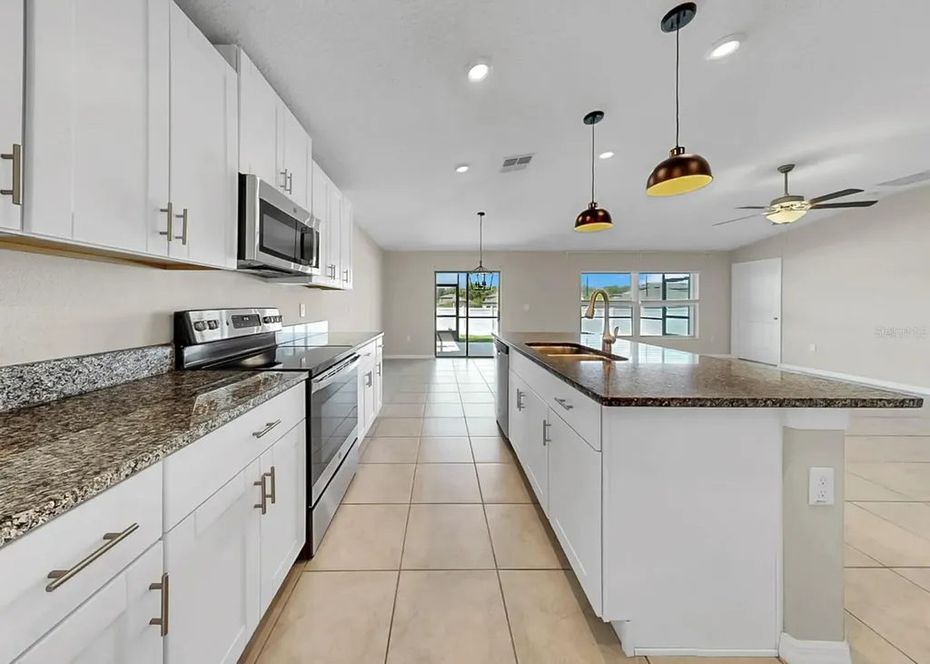 13041 Majestic Garden Lane Riverview FL 33579