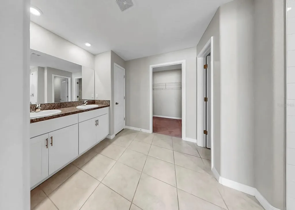 13041 Majestic Garden Lane Riverview FL 33579
