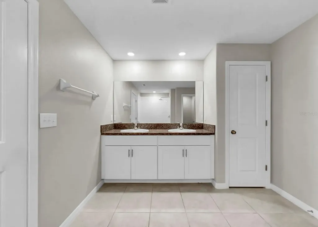 13041 Majestic Garden Lane Riverview FL 33579