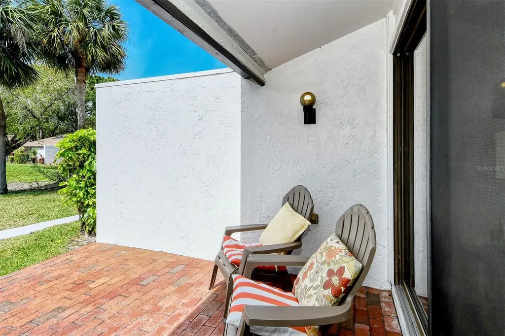 3545 Longmeadow Sarasota FL 34235