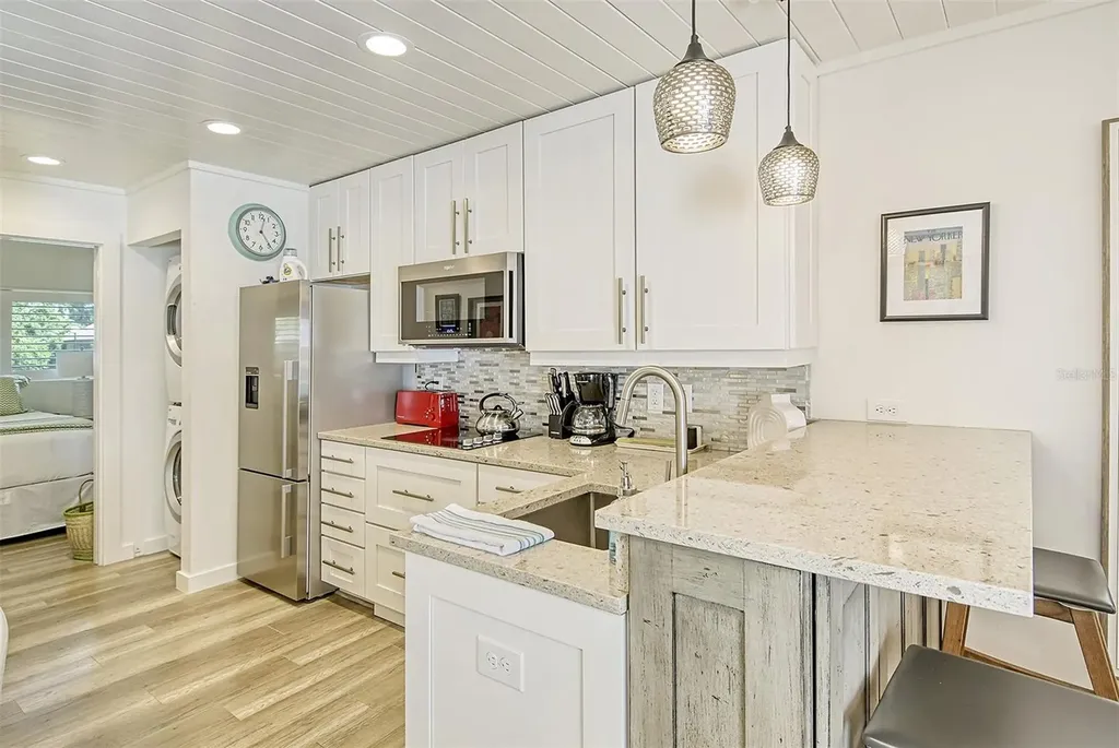3545 Longmeadow Sarasota FL 34235