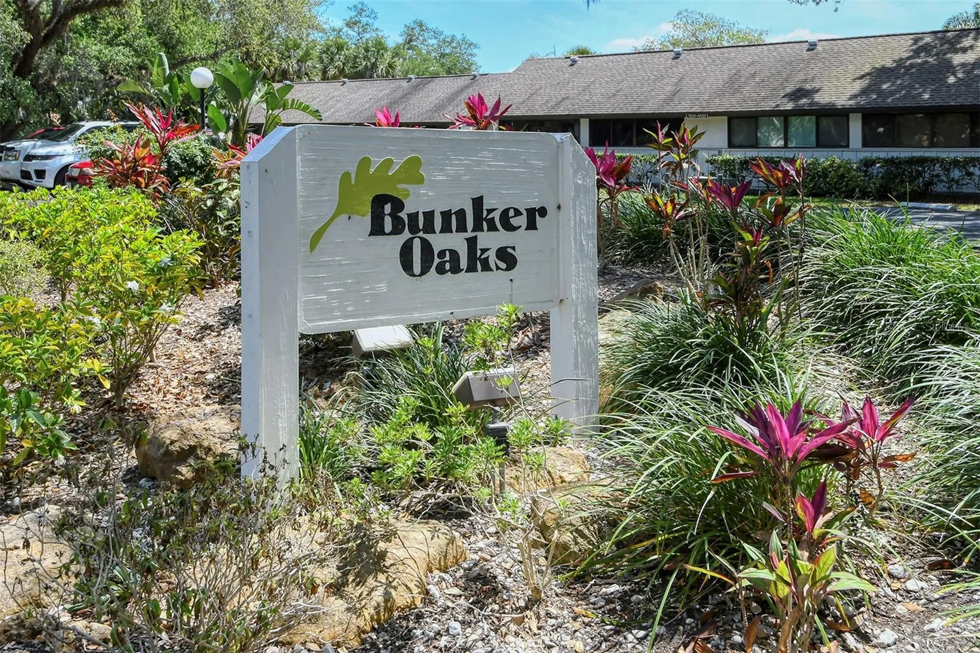 3545 Longmeadow Sarasota FL 34235