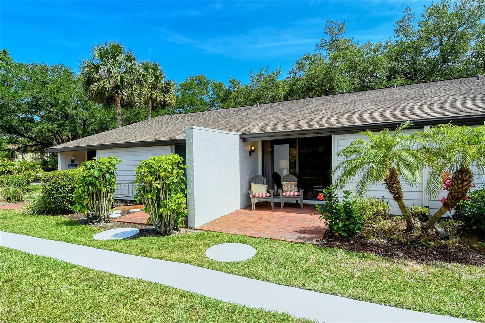 3545 Longmeadow Sarasota FL 34235