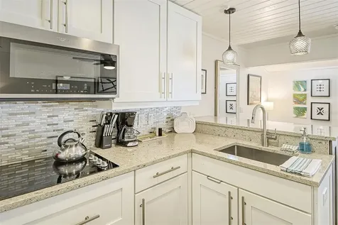 3545 Longmeadow Sarasota FL 34235