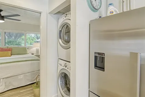 3545 Longmeadow Sarasota FL 34235