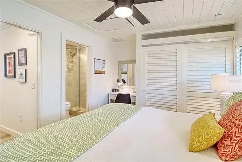 3545 Longmeadow Sarasota FL 34235