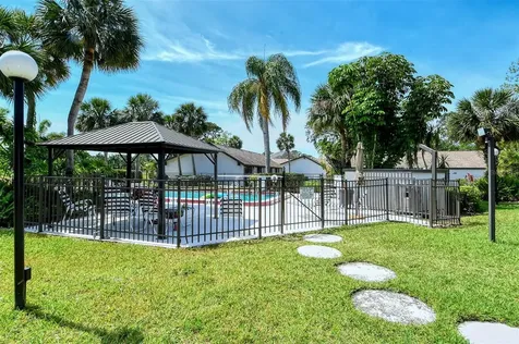 3545 Longmeadow Sarasota FL 34235