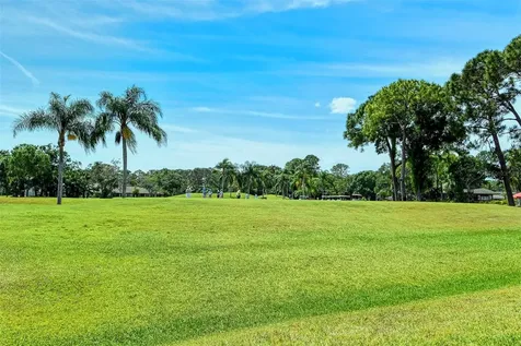 3545 Longmeadow Sarasota FL 34235