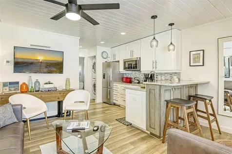 3545 Longmeadow Sarasota FL 34235