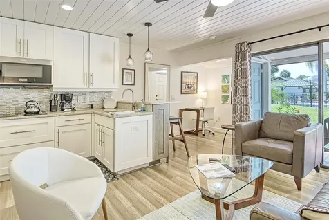 3545 Longmeadow Sarasota FL 34235