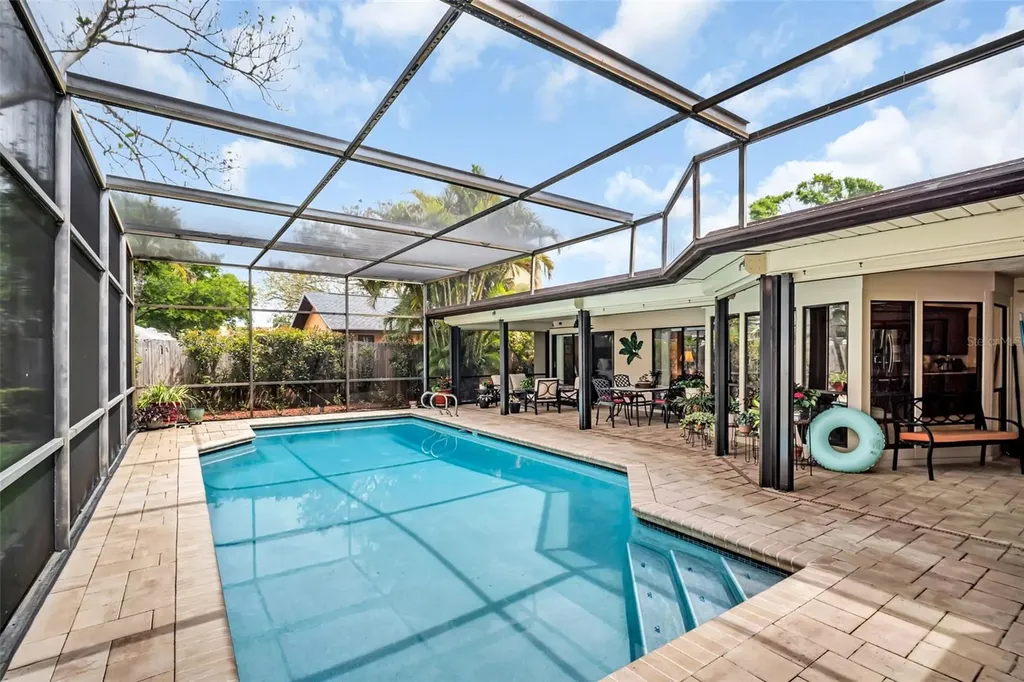 1504 Ridge Top Way Clearwater FL 33765