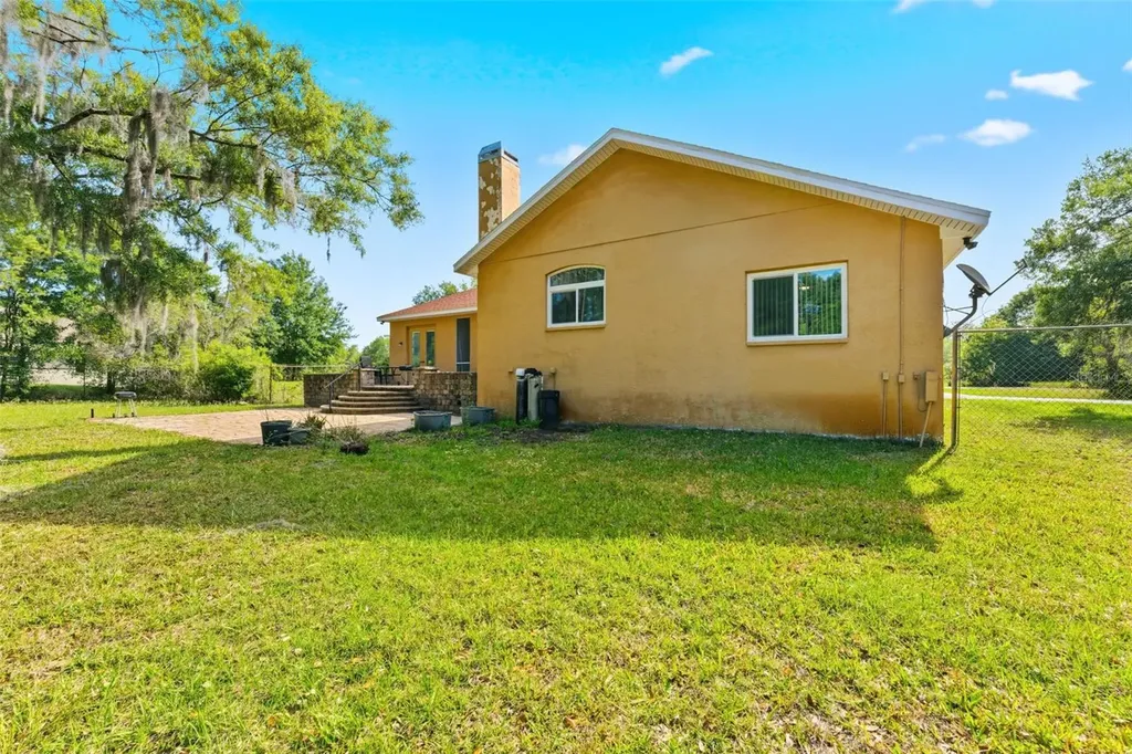 6343 Country Club Road Wesley Chapel FL 33544