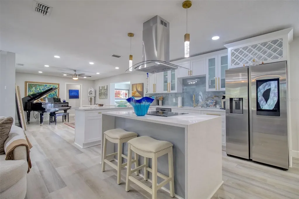 1871 Del Robles Terrace Clearwater FL 33764