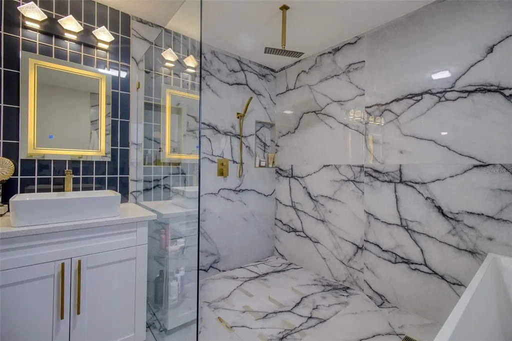 1871 Del Robles Terrace Clearwater FL 33764