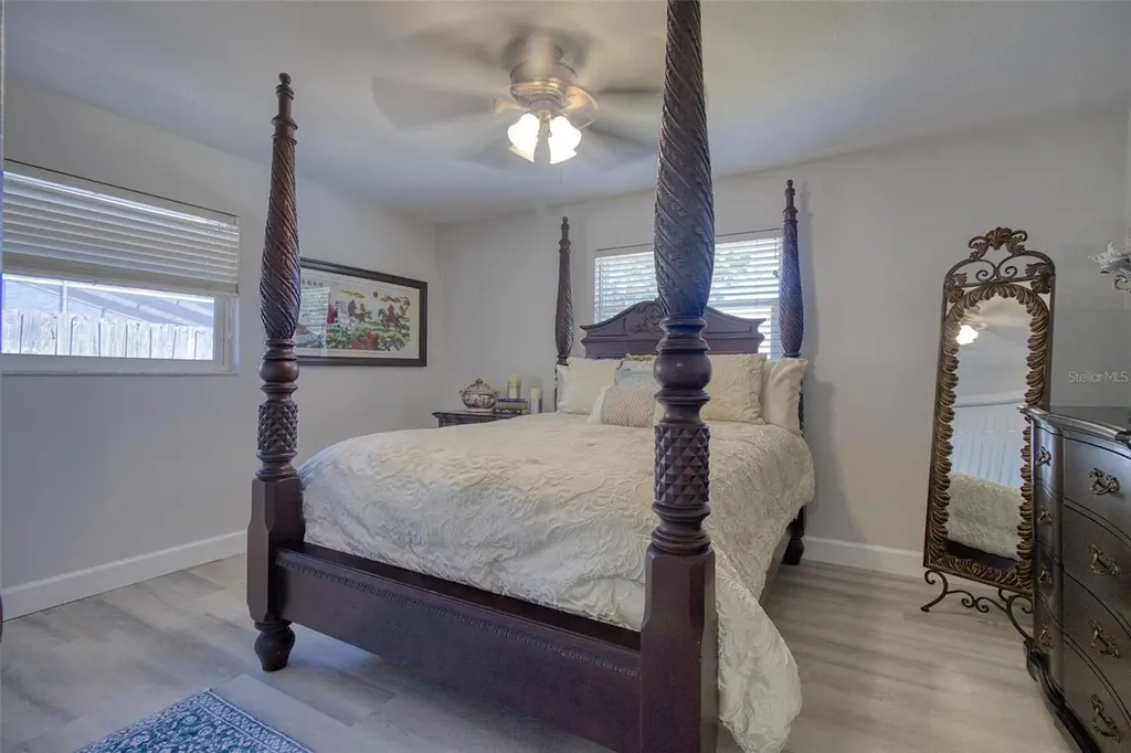 1871 Del Robles Terrace Clearwater FL 33764
