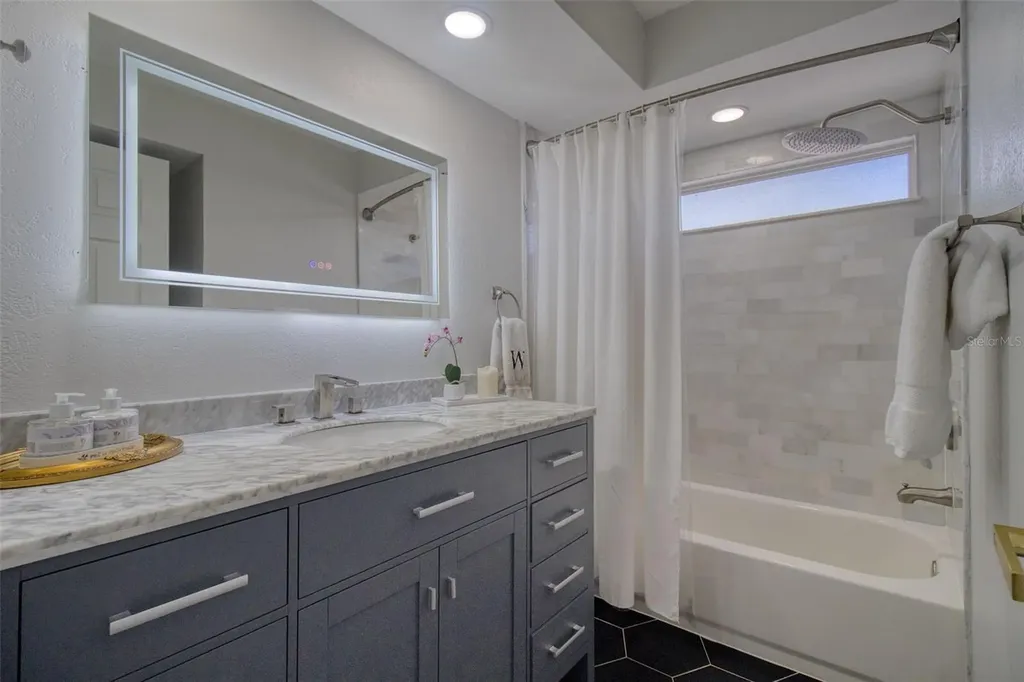 1871 Del Robles Terrace Clearwater FL 33764