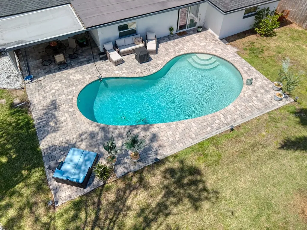 1871 Del Robles Terrace Clearwater FL 33764