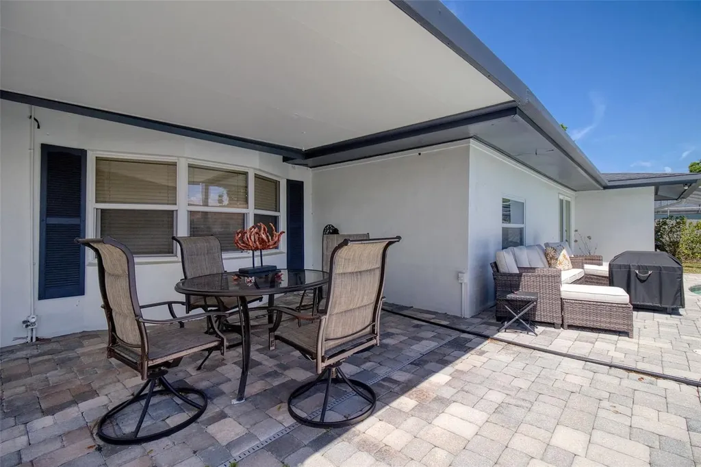 1871 Del Robles Terrace Clearwater FL 33764