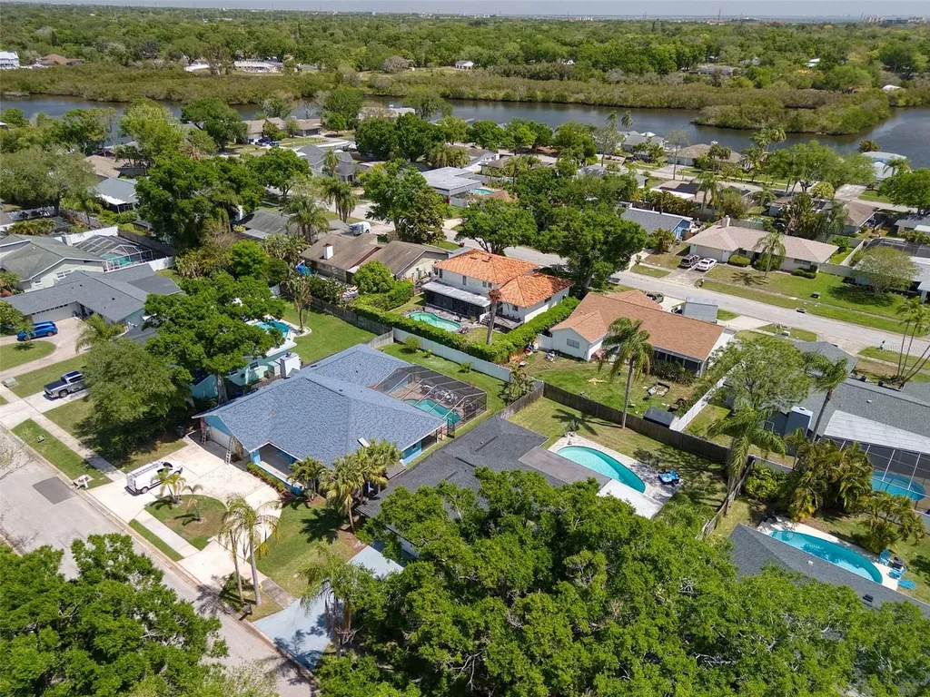 1871 Del Robles Terrace Clearwater FL 33764