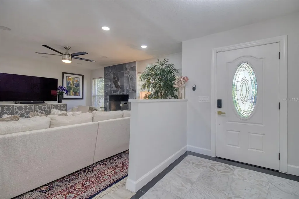 1871 Del Robles Terrace Clearwater FL 33764