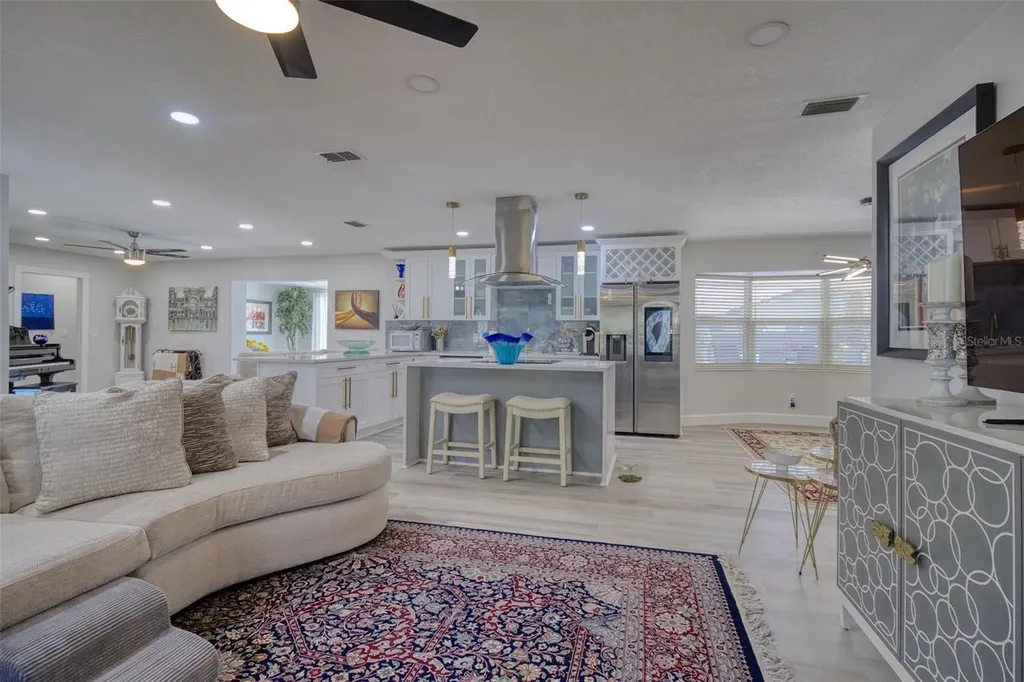 1871 Del Robles Terrace Clearwater FL 33764