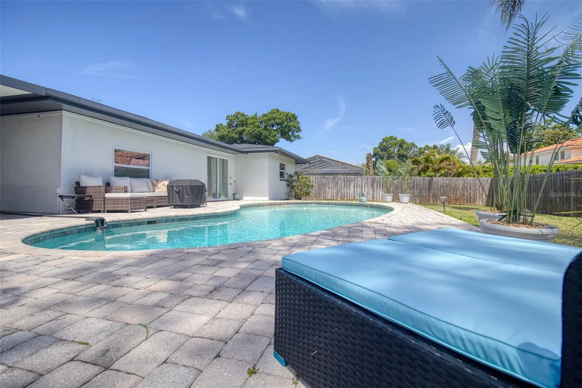 1871 Del Robles Terrace Clearwater FL 33764