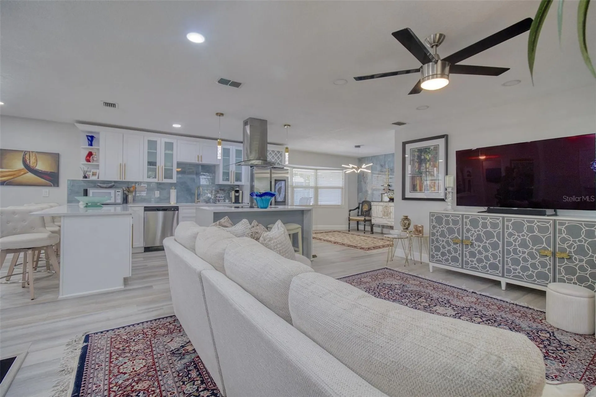 1871 Del Robles Terrace Clearwater FL 33764