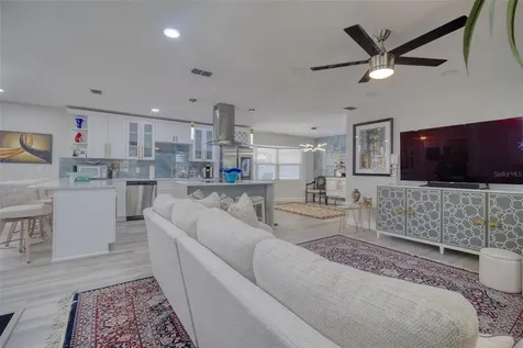1871 Del Robles Terrace Clearwater FL 33764