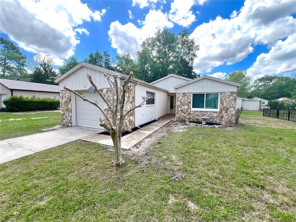 17 Jamaica Street Homosassa FL 34446