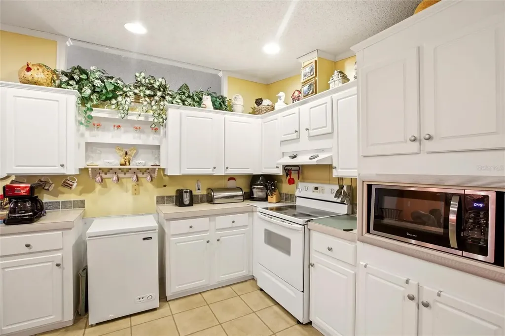 184 W Manatee Loop Punta Gorda FL 33950