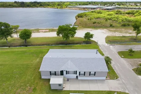 184 W Manatee Loop Punta Gorda FL 33950