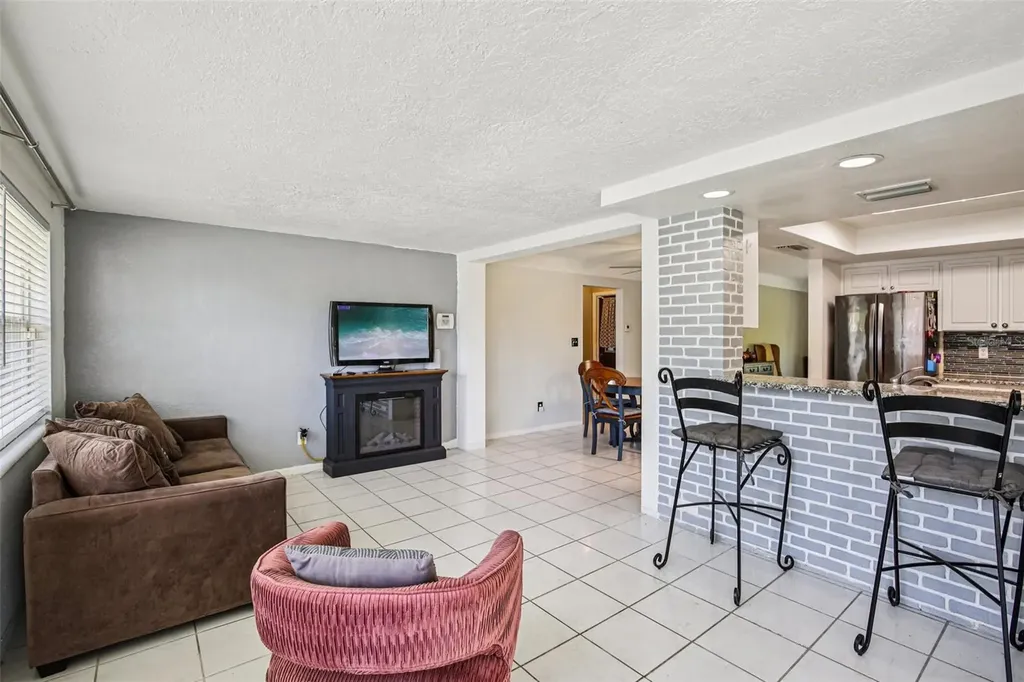 1546 66th Avenue S St Petersburg FL 33705